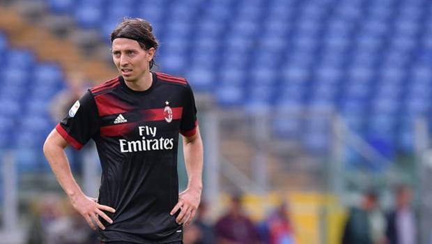 Maglia Home AC Milan RICCARDO MONTOLIVO Maglia Home AC Milan RICCARDO MONTOLIVO